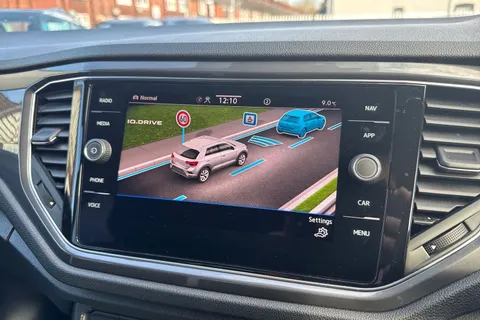 GY71LYK Volkswagen T-Roc 2.0 TSI SEL DSG 4Motion Euro 6 (s/s) 5dr Thumbnail #44