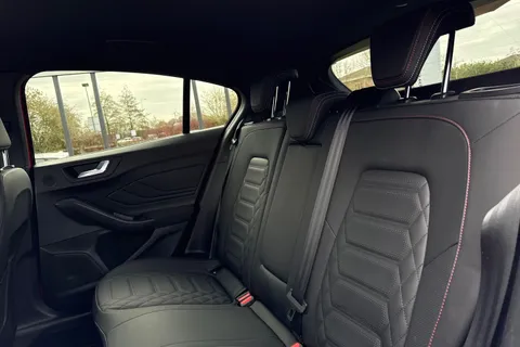 19 of 60 for Ford Focus 1.0T EcoBoost MHEV ST-Line X Hatchback 5dr Petrol Hybrid DCT Euro 6 (s/s) (155 ps)