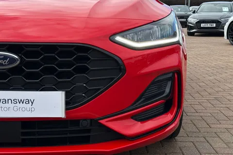 30 of 60 for Ford Focus 1.0T EcoBoost MHEV ST-Line X Hatchback 5dr Petrol Hybrid DCT Euro 6 (s/s) (155 ps)