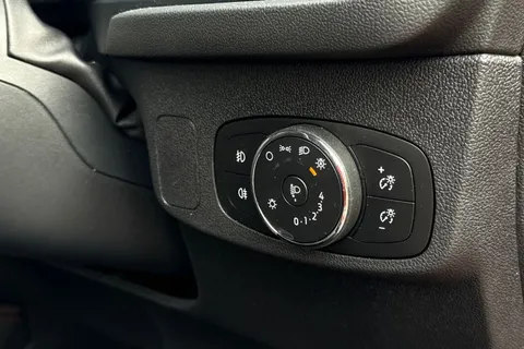 42 of 60 for Ford Focus 1.0T EcoBoost MHEV ST-Line X Hatchback 5dr Petrol Hybrid DCT Euro 6 (s/s) (155 ps)