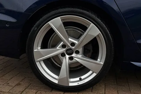 DV73VCA Audi A4 Avant Avant S line 35 TFSI  150 PS S tronic Thumbnail #10