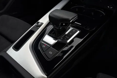 DV73VCA Audi A4 Avant Avant S line 35 TFSI  150 PS S tronic Thumbnail #23