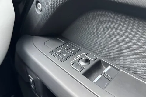 KW74YSO Land Rover Defender 90 3.0 D350 X-Dynamic HSE 3dr Thumbnail #27