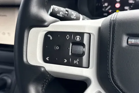 KW74YSO Land Rover Defender 90 3.0 D350 X-Dynamic HSE 3dr Thumbnail #36