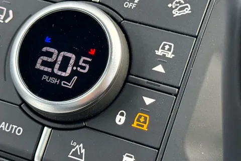 KW74YSO Land Rover Defender 90 3.0 D350 X-Dynamic HSE 3dr Thumbnail #42