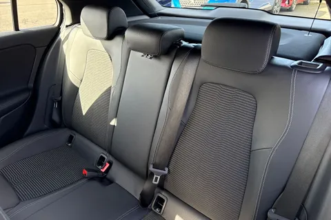 19 of 67 for Mercedes-Benz A Class 1.5 A180d Sport (Executive) 7G-DCT Euro 6 (s/s) 5dr