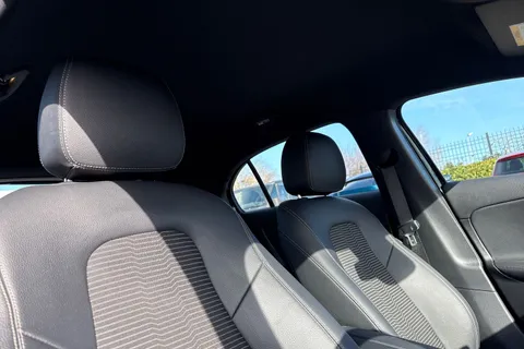 24 of 67 for Mercedes-Benz A Class 1.5 A180d Sport (Executive) 7G-DCT Euro 6 (s/s) 5dr