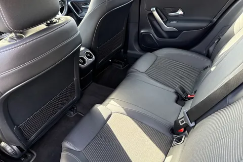 30 of 67 for Mercedes-Benz A Class 1.5 A180d Sport (Executive) 7G-DCT Euro 6 (s/s) 5dr