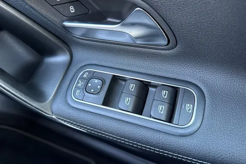 40 of 67 for Mercedes-Benz A Class 1.5 A180d Sport (Executive) 7G-DCT Euro 6 (s/s) 5dr