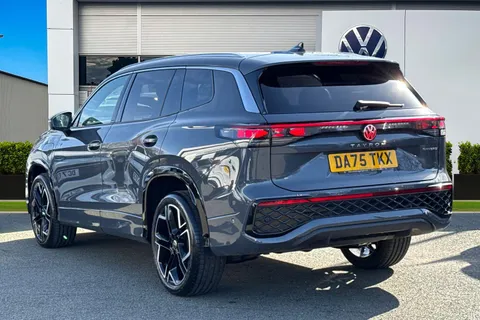 DA75TKX Volkswagen Tayron 1.5 TSI eHybrid R-Line 5dr DSG6 | Heated Seats | Heated Steering Wheel Thumbnail #3