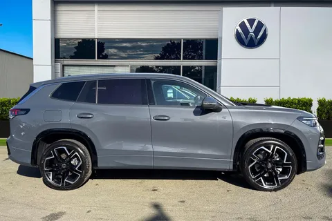 DA75TKX Volkswagen Tayron 1.5 TSI eHybrid R-Line 5dr DSG6 | Heated Seats | Heated Steering Wheel Thumbnail #4