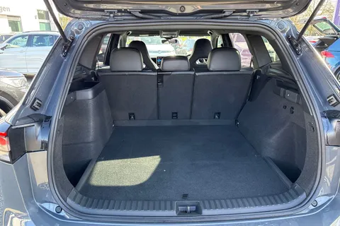 DA75TKX Volkswagen Tayron 1.5 TSI eHybrid R-Line 5dr DSG6 | Heated Seats | Heated Steering Wheel Thumbnail #7