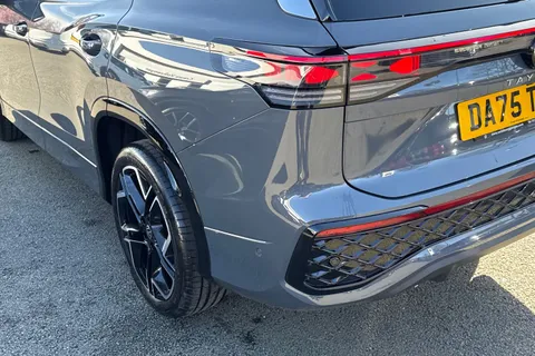 DA75TKX Volkswagen Tayron 1.5 TSI eHybrid R-Line 5dr DSG6 | Heated Seats | Heated Steering Wheel Thumbnail #8