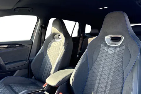 DA75TKX Volkswagen Tayron 1.5 TSI eHybrid R-Line 5dr DSG6 | Heated Seats | Heated Steering Wheel Thumbnail #16