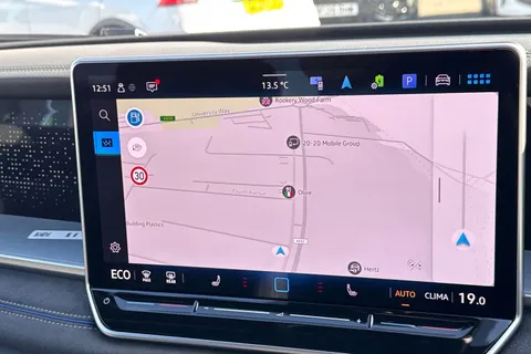 DA75TKX Volkswagen Tayron 1.5 TSI eHybrid R-Line 5dr DSG6 | Heated Seats | Heated Steering Wheel Thumbnail #17