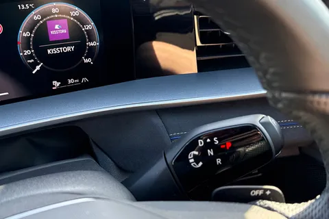 DA75TKX Volkswagen Tayron 1.5 TSI eHybrid R-Line 5dr DSG6 | Heated Seats | Heated Steering Wheel Thumbnail #23