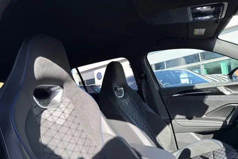 DA75TKX Volkswagen Tayron 1.5 TSI eHybrid R-Line 5dr DSG6 | Heated Seats | Heated Steering Wheel Thumbnail #24