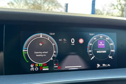 DA75TKX Volkswagen Tayron 1.5 TSI eHybrid R-Line 5dr DSG6 | Heated Seats | Heated Steering Wheel Thumbnail #26