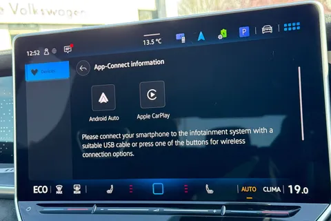 DA75TKX Volkswagen Tayron 1.5 TSI eHybrid R-Line 5dr DSG6 | Heated Seats | Heated Steering Wheel Thumbnail #29