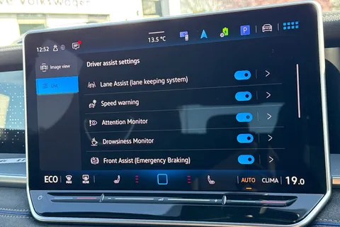 DA75TKX Volkswagen Tayron 1.5 TSI eHybrid R-Line 5dr DSG6 | Heated Seats | Heated Steering Wheel Thumbnail #30
