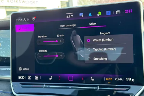 DA75TKX Volkswagen Tayron 1.5 TSI eHybrid R-Line 5dr DSG6 | Heated Seats | Heated Steering Wheel Thumbnail #33