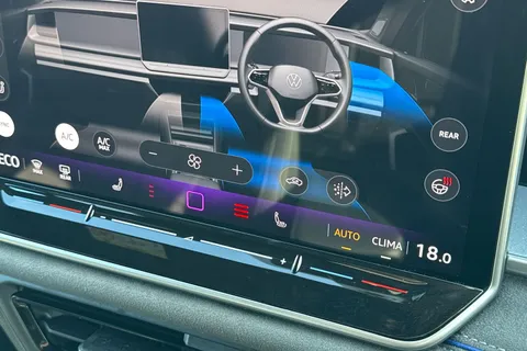 DA75TKX Volkswagen Tayron 1.5 TSI eHybrid R-Line 5dr DSG6 | Heated Seats | Heated Steering Wheel Thumbnail #36