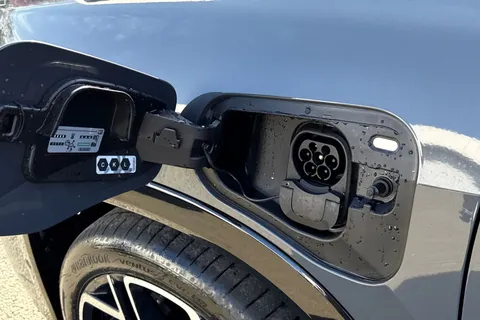 DA75TKX Volkswagen Tayron 1.5 TSI eHybrid R-Line 5dr DSG6 | Heated Seats | Heated Steering Wheel Thumbnail #42