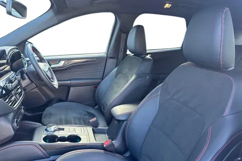 MC72OYU Ford Kuga 2.5h Duratec ST-Line X Edition CVT Euro 6 (s/s) 5dr Thumbnail #17