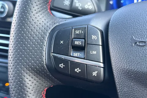 MC72OYU Ford Kuga 2.5h Duratec ST-Line X Edition CVT Euro 6 (s/s) 5dr Thumbnail #42