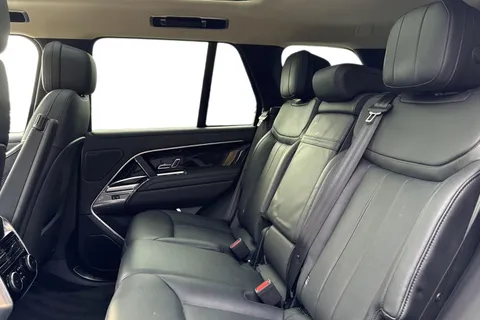 4 of 51 for Land Rover Range Rover 3.0 P460e HSE 5dr