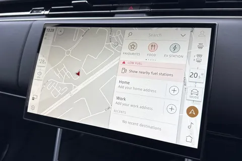 12 of 51 for Land Rover Range Rover 3.0 P460e HSE 5dr