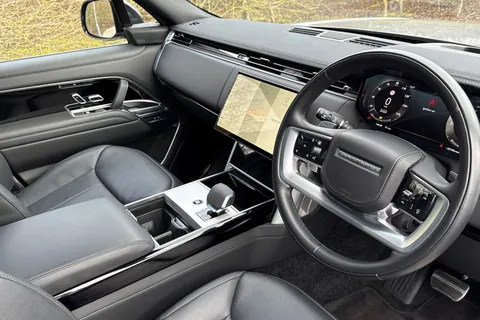 32 of 51 for Land Rover Range Rover 3.0 P460e HSE 5dr