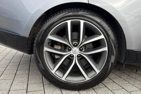 34 of 51 for Land Rover Range Rover 3.0 P460e HSE 5dr