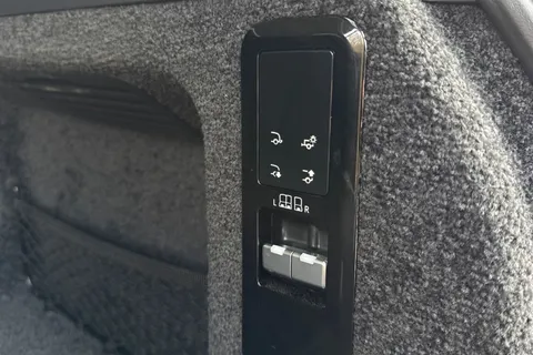 36 of 51 for Land Rover Range Rover 3.0 P460e HSE 5dr