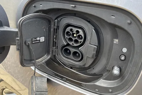 39 of 51 for Land Rover Range Rover 3.0 P460e HSE 5dr