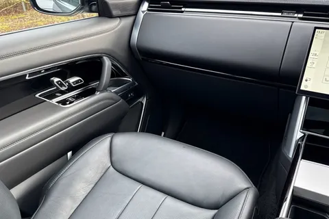 44 of 51 for Land Rover Range Rover 3.0 P460e HSE 5dr