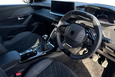 FG25YBH PEUGEOT 208 1.2 PureTech GT Euro 6 (s/s) 5dr Thumbnail #9