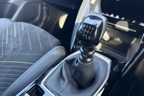 FG25YBH PEUGEOT 208 1.2 PureTech GT Euro 6 (s/s) 5dr Thumbnail #21