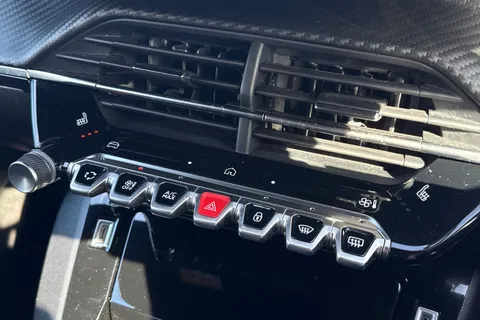 FG25YBH PEUGEOT 208 1.2 PureTech GT Euro 6 (s/s) 5dr Thumbnail #31