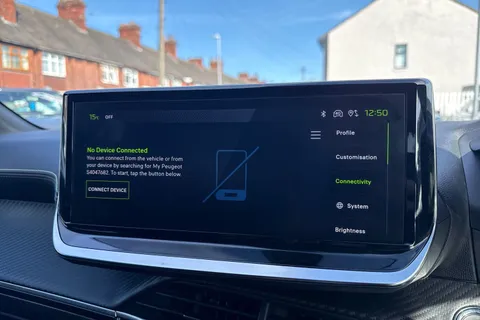 FG25YBH PEUGEOT 208 1.2 PureTech GT Euro 6 (s/s) 5dr Thumbnail #33