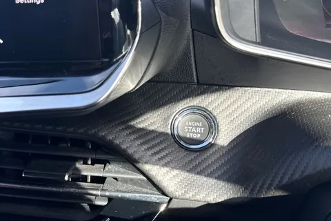 FG25YBH PEUGEOT 208 1.2 PureTech GT Euro 6 (s/s) 5dr Thumbnail #41