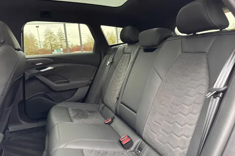 KR74FYW Audi A6 E-Tron Avant Avant Edition 1 e-tron performance  270,00 kW Thumbnail #20