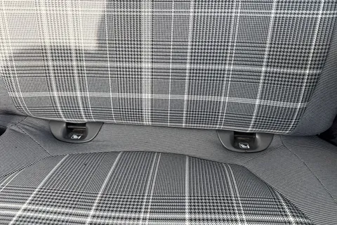 31 of 64 for FIAT 500 1.2 Lounge Euro 6 (s/s) 3dr