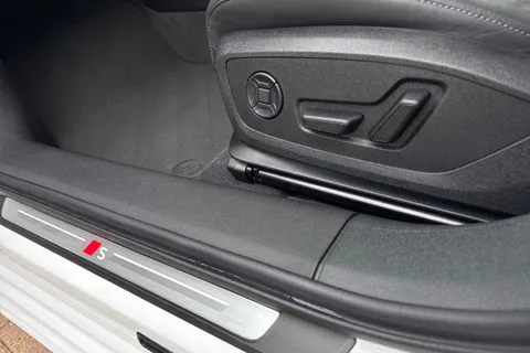 KR74FYW Audi A6 E-Tron Avant Avant Edition 1 e-tron performance  270,00 kW Thumbnail #35