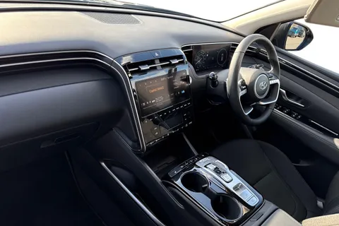 DG24MTV Hyundai Tucson 1.6 TGDi Hybrid 230 Premium 5dr 2WD Auto Thumbnail #16