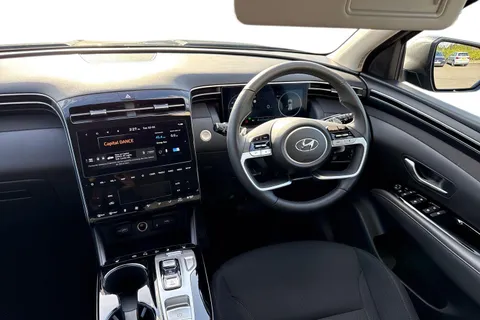 DG24MTV Hyundai Tucson 1.6 TGDi Hybrid 230 Premium 5dr 2WD Auto Thumbnail #19