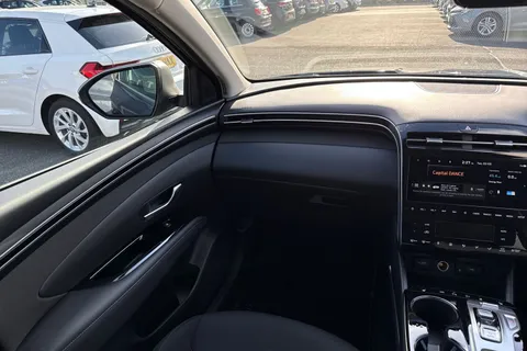 DG24MTV Hyundai Tucson 1.6 TGDi Hybrid 230 Premium 5dr 2WD Auto Thumbnail #21