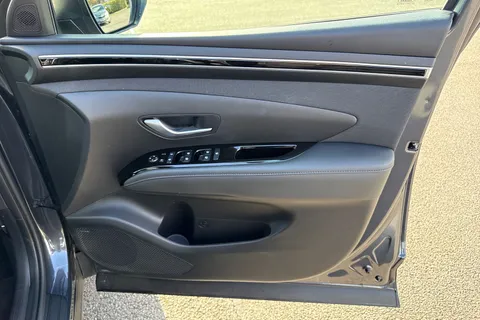 DG24MTV Hyundai Tucson 1.6 TGDi Hybrid 230 Premium 5dr 2WD Auto Thumbnail #22