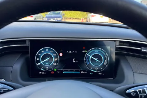 DG24MTV Hyundai Tucson 1.6 TGDi Hybrid 230 Premium 5dr 2WD Auto Thumbnail #43