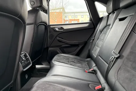 US66CYM Porsche Macan 3.0T V6 GTS PDK 4WD Euro 6 (s/s) 5dr Thumbnail #31